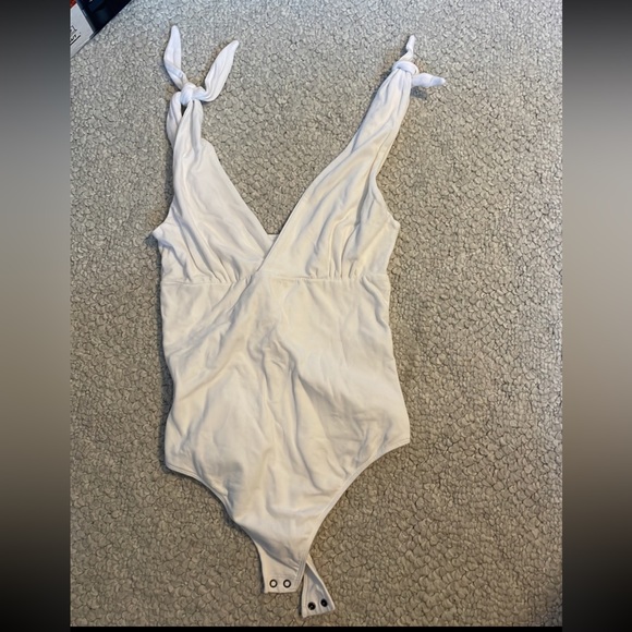 Abercrombie bodysuit - Picture 1 of 3